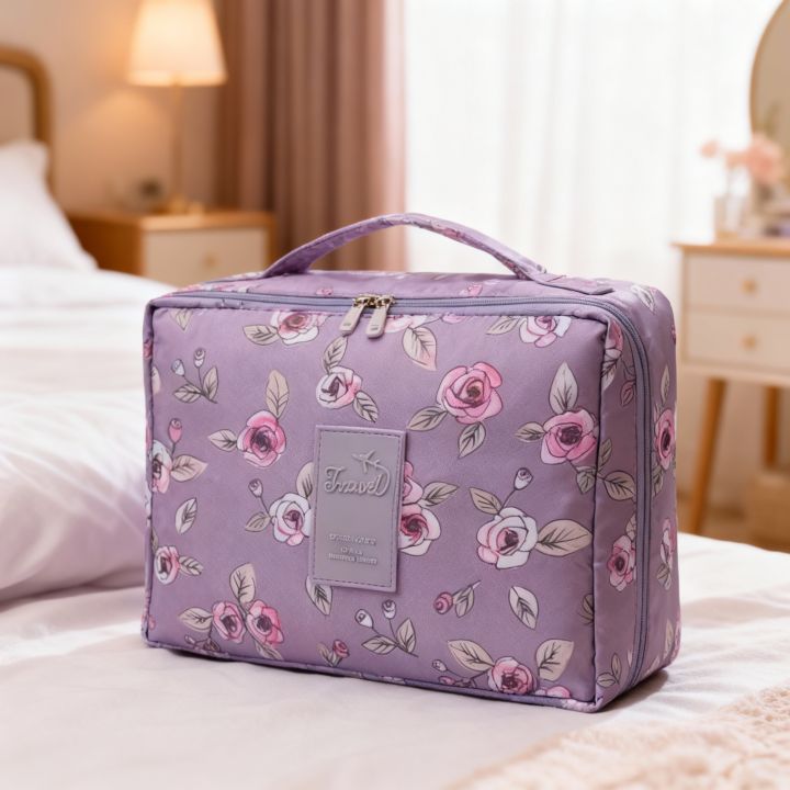Travel%20Makeup%20Bag%20-%20Large%20Cosmetic%20Organizer%20Case%20for%20Women%20and%20Girls%20-%20Light%20Purple%20AOP%20Design%20-%20Image%203