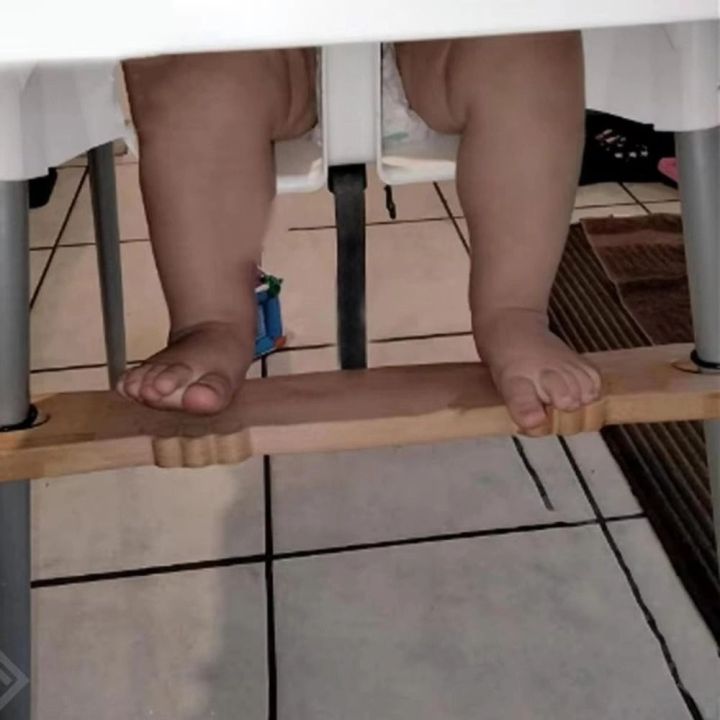 Adjustable%20High%20Chair%20Footrest%2050cm%20Length%20Stable%20Design%20Baby%20Highchairs%20Pedal%20Non-slip%20Rubber%20Rings%20Highchair%20Accessory%20-%20Image%204