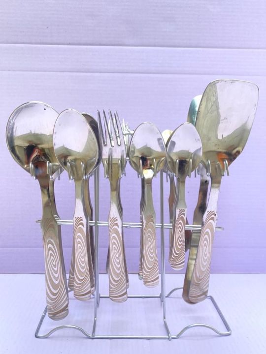 29%20pcs%20Fancy%20stainless%20steel%20with%20golden%20lazer%20cutler%20set%20-%20Image%202