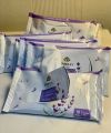 10 sheets of natural fragrance in very beautiful and cute packaging Yardley moisturizing and rejuvenating, fine fragrance wipes, lavender with no alcohol, 10 wipes per packaging.. 