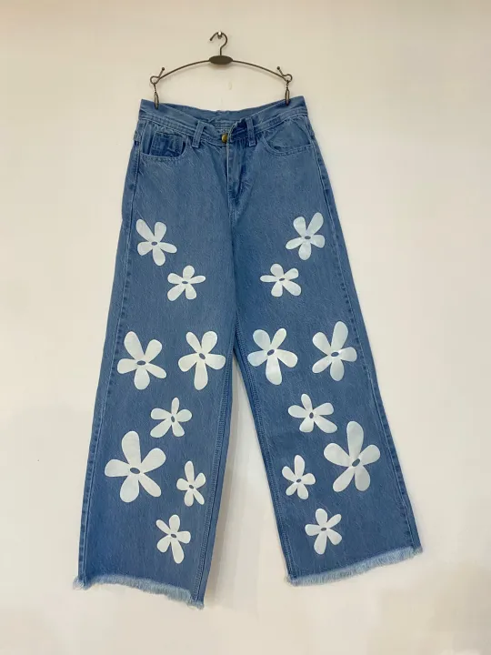 Flower%20printed%20Wide%20Leg%20Jeans%20for%20women%20-%20Image%206