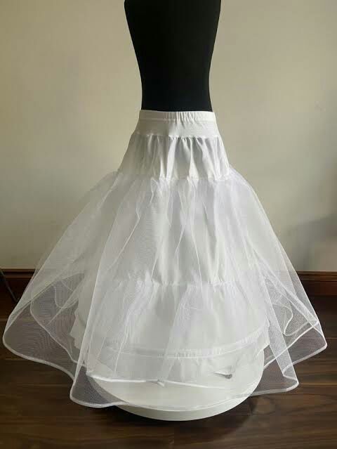 Cancan%20Skirt%20for%20Regular%20Dresses%20-%20White,%20Elastic%20Waist,%20Multiple%20Lengths%20Available%20-%20Image%204