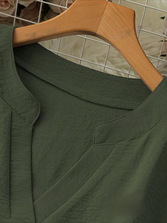 Plus%20Size%202025%20New%20Casual%20Tops%20Women's%20Loose%20Long%20Sleeve%20Stand%20Collar%20T-shirts%20Polyester%20Fashion%20Female%20Apparel%20V-neck%20Clothing%20-%20Image%205