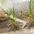 Heavy-Duty Carbon Steel Hand Shovel With Ergonomic Grip - Manual Weeding Tool For Road Cracks & Gardens. 