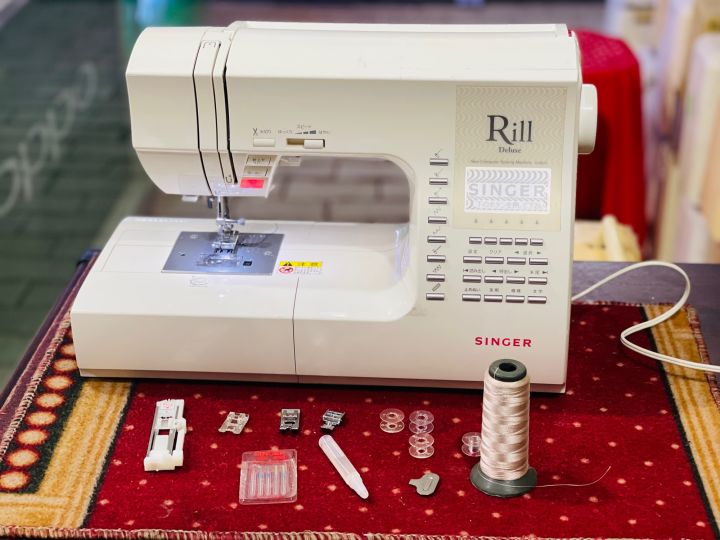 Singer%201050%20deluxe%20sewing%20machine%20-%20Image%203