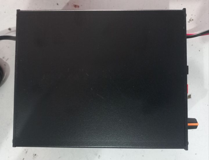 Three%20Phase%20Smart%20Battery%20Charger%2020%20Ampere%20Switch%20Mode%20Battery%20Charger%20Automatic%20Shutoff%20-%20Image%206