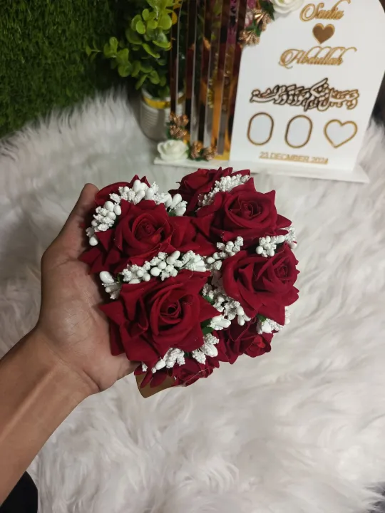 Gajry%20for%20Hands%20%E2%80%93%20Artificial%20Flower%20Roses%20%7C%20Gajry%20for%20Girls,%20Nikkah,%20Mehndi%20%7C%20Handmade%20Rose%20Gajry%20for%20Hands%20%E2%80%93%20Artificial%20Gajry%20for%20Weddings%20&%20Functions%20-%20Image%204