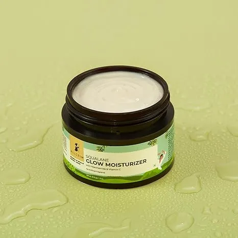 Pilgrim%20Squalane%20Glow%20Moisturizer%20with%20Niacinamide%20&%20Vitamin%20C%2050%20gm%20-%20Image%202