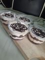 Dream cake tub. chocolate ganache and chocochips. yummy yummy. 