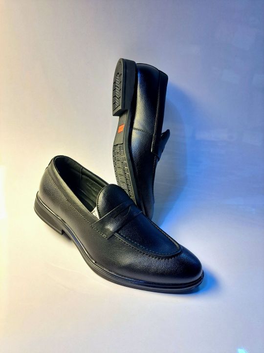 Men's%20Black%20Horse%20Shoes%20%7C%7C%20Genuine%20Leather%20%7C%7C%20Fashionable%20-%20Image%203