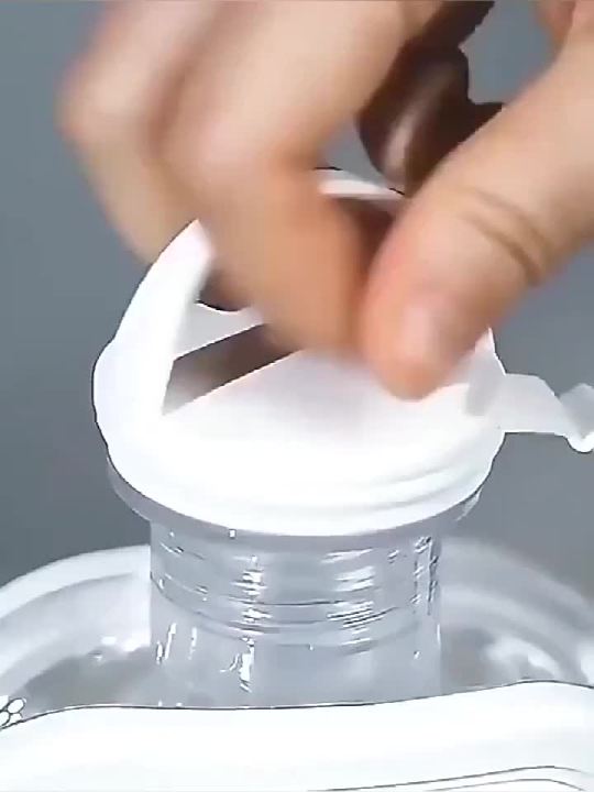 Portable Ice-Making Mold Pitcher Transparent Silicone Ice Cube Mold 2-In-1 Foldable Lce Making Water Bottle Tool Ice Tray