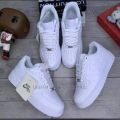 NIKE AIR FORCE 1 TRIPLE WHITE. 