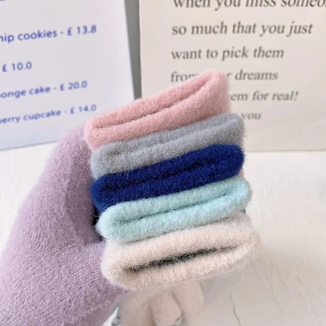 Cute%20Panda%20Men%20And%20Women's%20Winter%20Warmth%20Wool%20Split%20Finger%20Riding%20Touchscreen%20Knitted%20Gloves%20-%20Image%204