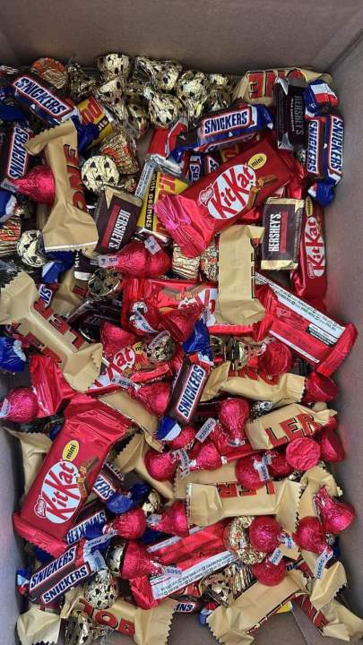 Chocolate%20Mix%20bulk%20Candy%20&%20Chocolate%2025%20Pcs%20-%20Image%202