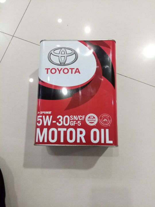 Toyota Genuine 5W-30 Engine Oil