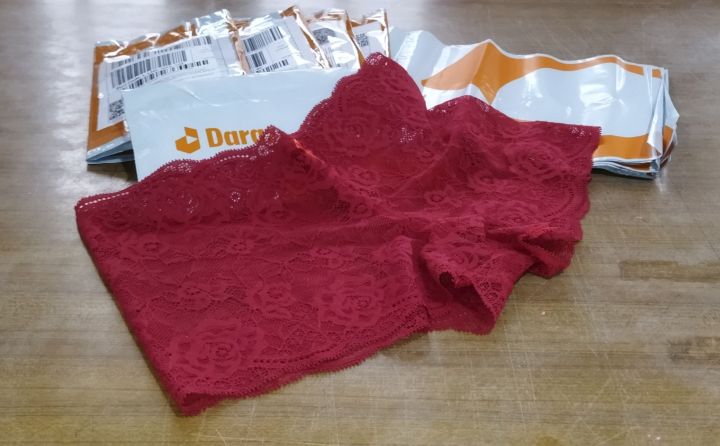 Ladies%20Ezy%20Red%20Box%20Panties%20-%20Image%202