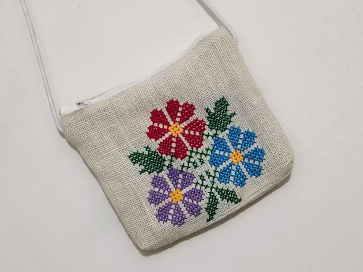 Cross%20Stitch%20Design%20Hand%20Bag.%20Jute%20Fabric/Hessian%20Gorgeous%20Floral%20Design%20Side%20Bag%20-%20Bag%20-%20Image%202