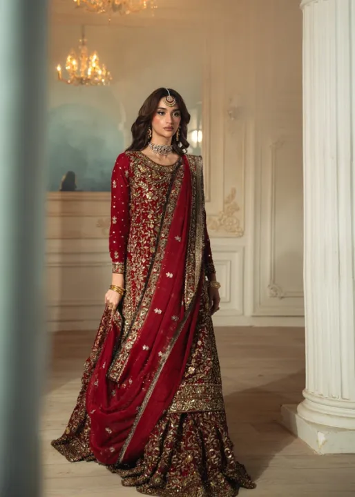 Posha%C3%A0k%20Pakistan%20Maroon%20Bridal%20Lehenga%20%E2%80%93%203%20Piece%20Heavy%20Embroidered%20Chiffon%20Lehenga%20Wedding%20&%20Barat%20Special%20Ready%20to%20Wear%20Outfit%20Nikah%20Dress%20Formal%20wedding%20wear%20-%20Image%205