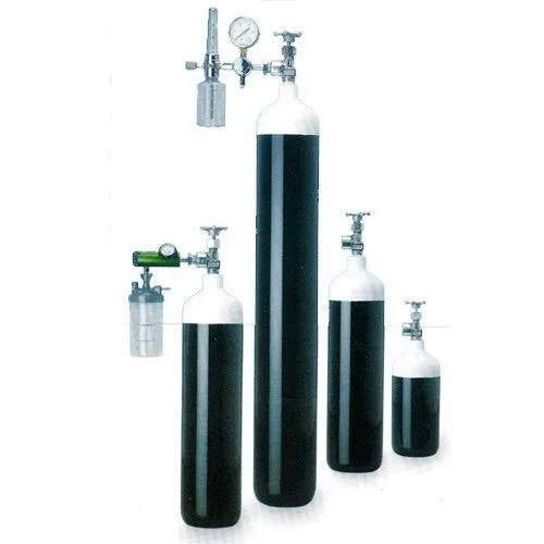 MEDICAL%20OXYGEN%20KIT%20%E2%80%93%20PRESSURE%20GAUGE%20WITH%20FLOW%20METER%20&%20HUMIDIFIER%20BOTTLE%20-%20Image%203