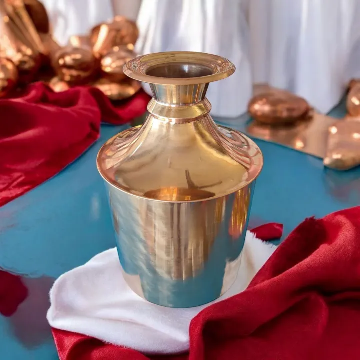 Premium%20Copper%20Saja%20Gagri%20%7C%20Traditional%20Handmade%20Water%20Pot%20for%20Puja%20&%20Home%20D%C3%A9cor%20%E2%80%93%20D:16cm,%20H:41cm,%20W:2.195kg%20-%20Image%205