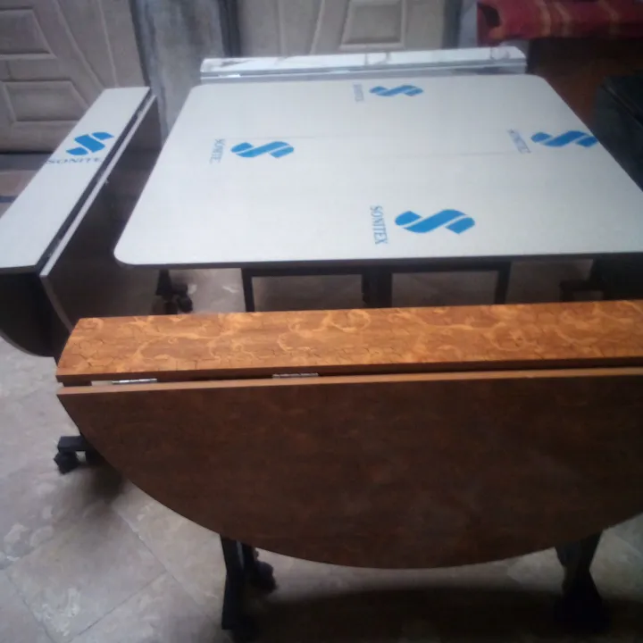 Square%20shape%20tables%20foldable%20feature%20-%20Image%209