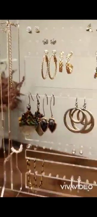 Jewellery%20Stand%20%20Necklaces%20and%20earrings%20%20Clear%20Acrylic%20Display%20Bracelet%20organizer%20-%20Image%204