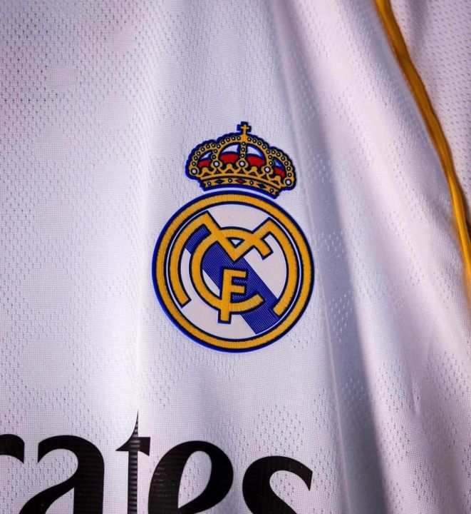 Real%20madrid%20new%20home%20kit%202025/26%20half%20%20sleeves%20jersey%20-%20Image%202