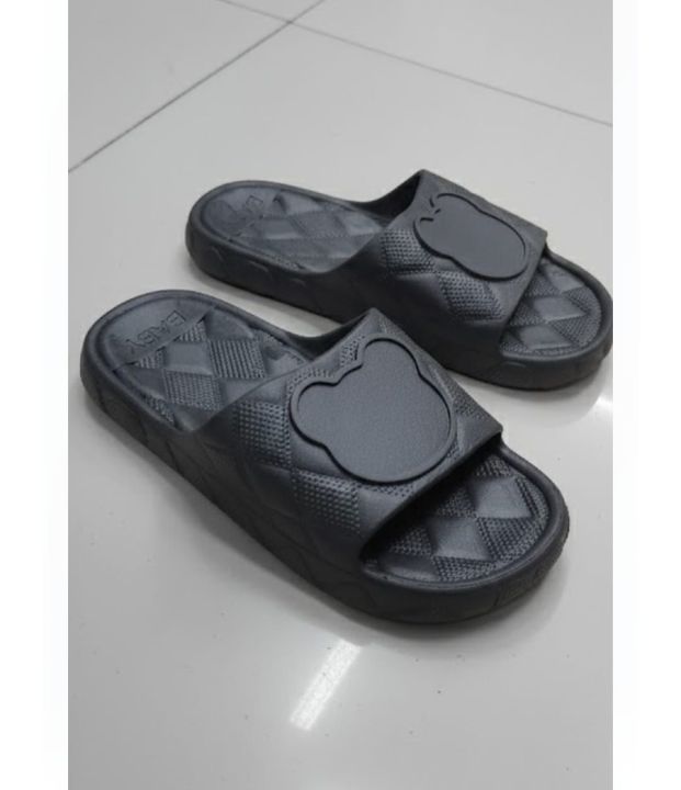 Unisex%20Rubber%20Comfort%20Slippers%20%E2%80%93%20Black%20-%20Image%204