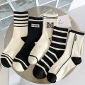 5 Pairs Of Fashionable And Trendy Women's Wocks Set Black And White Striped Socks Minimalist Sports Style Medium Length Socks. 