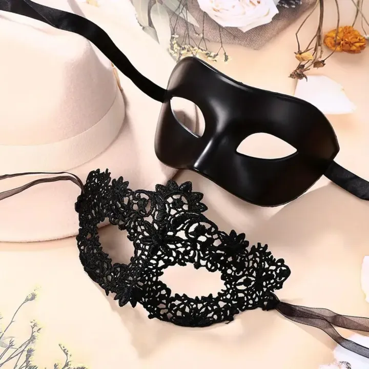 2pcs%20Elegant%20Black%20Lace%20Masquerade%20Mask%20Set%20for%20Couples%20-%20Perfect%20for%20Venetian%20Party,%20Mardi%20Gras,%20and%20Halloween%20Celebrations%20-%20Image%202