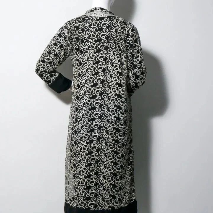Black%20and%20Golden%20Dress%20-%20Image%203