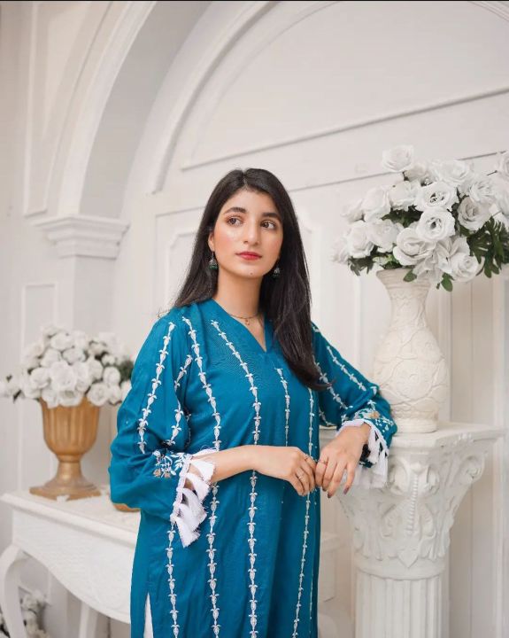 2%20pc%20pheran%20boutique%20new%20arrival%202022%20for%20women%20-%20Image%204