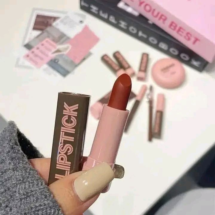 HiVi%20All%20in%201%20Makeup%20Combo%20Set%20%7C%20HiVi%209%20in%201%20Makeup%20Combo%20Set%20-%20Image%206