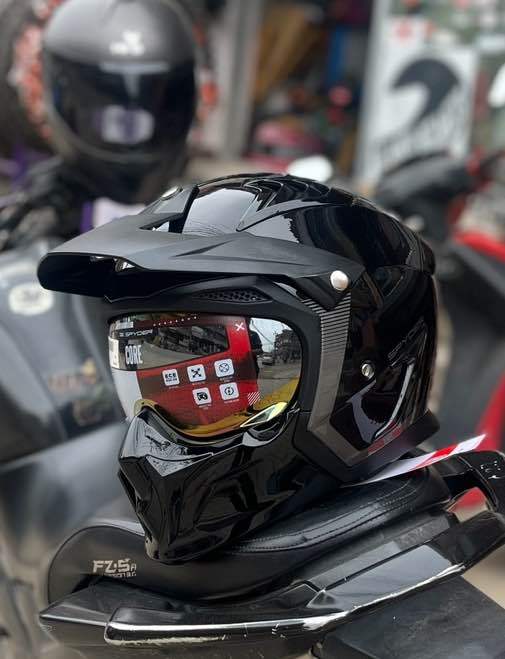 Spyder Core - Gloss Black Hybrid Face Motorcycle Helmet