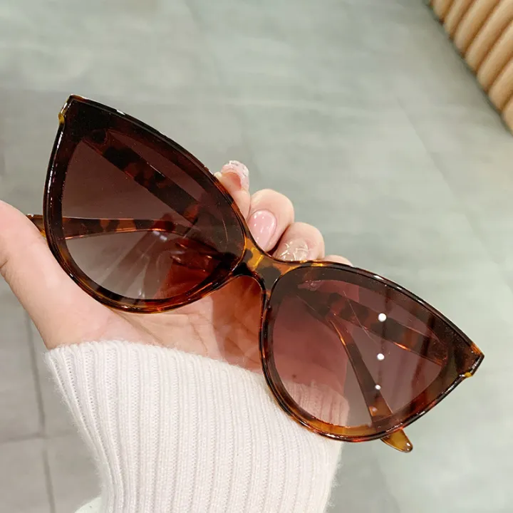 Large%20Frame%20Cat%20Eye%20Sunglasses%20Women%20New%20Retro%20Minimalist%20Style%20Gradient%20Sun%20Glasses%20High%20Quality%20Eyeglasses%20UV400%20-%20Image%202