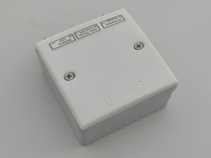 Automatic%20Battery%20Changeover%2020A%20Auto%20switch%20between%20Solar%20and%20Charger.%20Day%20Time%20Charge%20battery%20With%20Solar%20and%20Night%20time%20charge%20battery%20with%20220V%20Charger%20Customize%20Ampere%20Available%20-%20Image%203