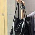 Lara leather tote bag. 