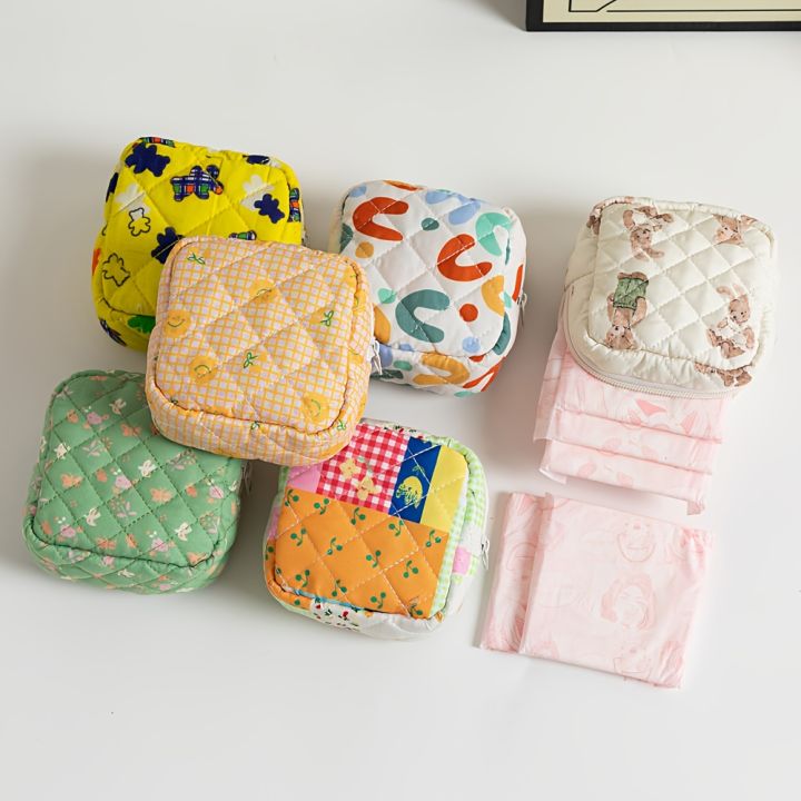 1pc%20Floral%20Sanitary%20Pad%20Storage%20Bag,Quilted,Portable%20Travel%20Bag%20for%20Women's%20Menstrual%20Pad,Coin%20Purse%7CLipstick%20Pocket%7CStorage%20Bag%20sahara%20pad%20-%20Image%202