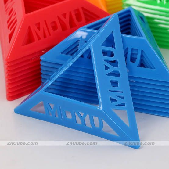 MOYU plastic cube stand , very fancy