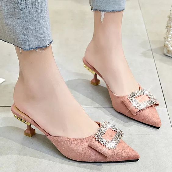 woman%20party%20shoe%20with%20pearl%20broach%20,velvet%20metarial,semi%20heel%20and%20comfortable%20-%20Image%204