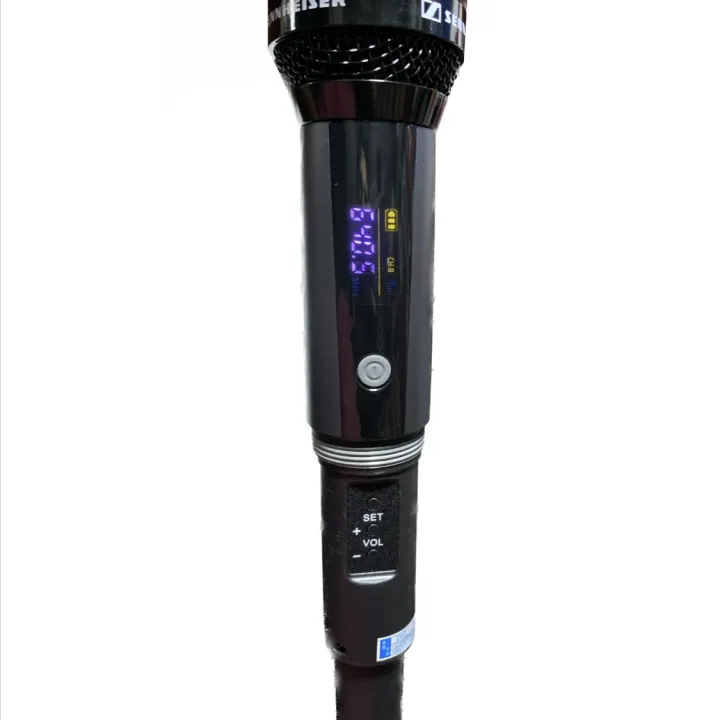 Sennheiser%20A-Grade%20Rechargeable%20Wireless%20Microphone%20with%20UHF%20Technology%20-%20Image%203