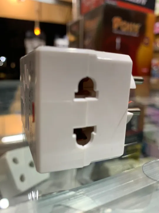 Universal%20Adopter%20-%20Image%203