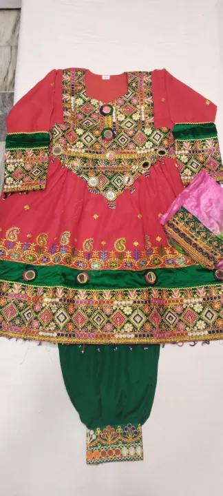 Sindhi%20Pathani%20Handmade%20Frock%20for%20Girls%20with%20Moti%20Work%20and%20Embroidery,%20Traditional%20Black%20Chiffon%20Dress%20for%20Weddings,%20Parties,%20and%20Special%20Occasions%20-%20Image%204