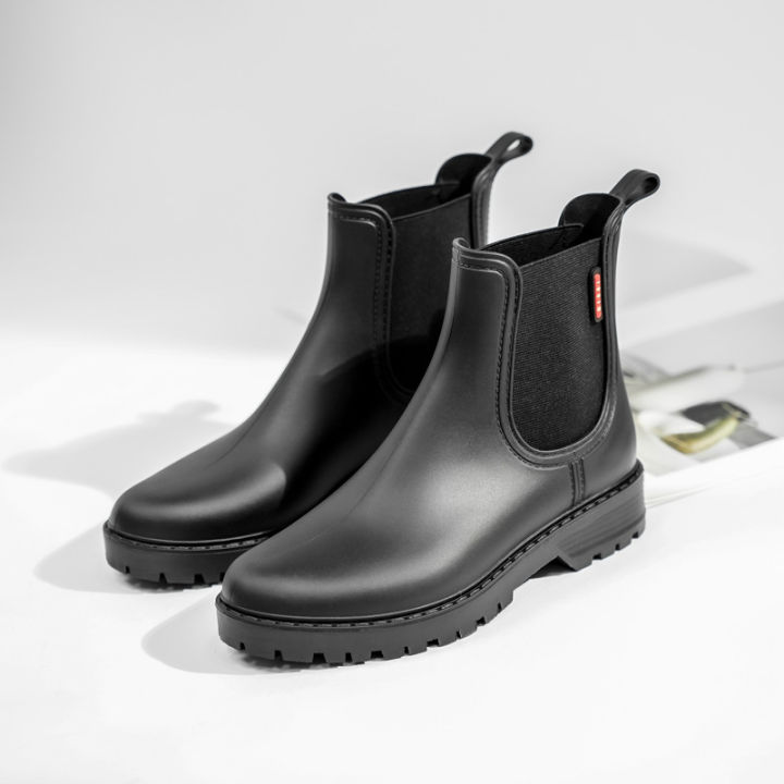 Women's%20short%20tube%20anti%20slip%20rain%20shoes,%20lightweight%20waterproof%20water%20shoes,%20fashionable%20Chelsea%20rain%20boots,%20PVC%20one-time%20moldin%20-%20Image%204