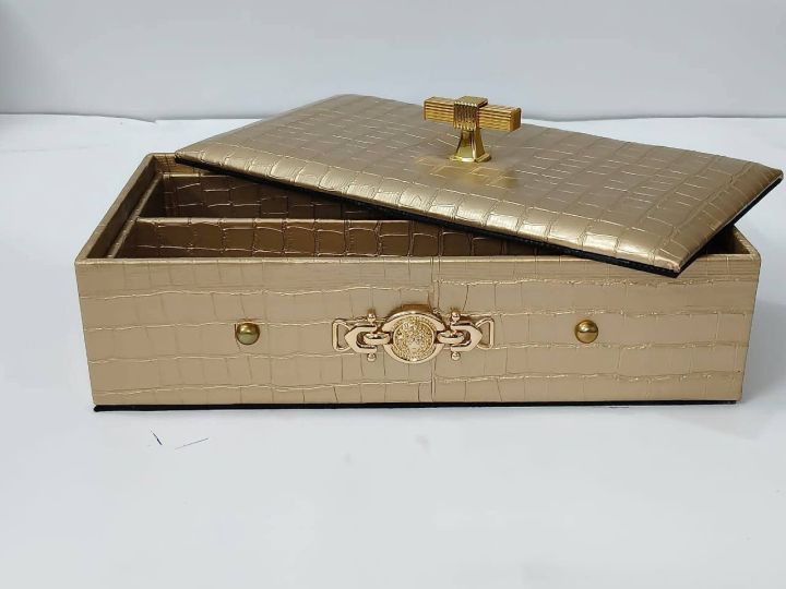 Luxury%20Large%20Jewelry%20Organizer%20Box%20for%20Women%20Girls%20%E2%80%93%20Multi-Layer%20PU%20Leather%20Storage%20Case,%20Drawers%20for%20Rings%20Earrings%20Necklaces%20Bangles%20%E2%80%93%20Portable%20Lockable%20Jewellery%20Organiser%20Box%20Gift%20for%20Wife%20Mother%20Birthday%20Bridal,%20Jewlery%20Box%20-%20Image%203