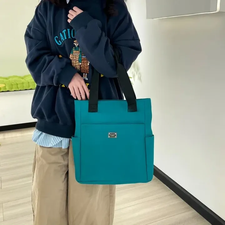 Lightweight%20and%20Waterproof%20Shoulder%20Bag%20Large%20Capacity%20Handbag%20Suitable%20for%20Work%20Study%20and%20Travelling%20Bag%20-%20Image%203