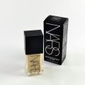 Nars Light Reflecting Foundation SIBERIA Light 0 - Size 30mL / 1 Oz.
int. 