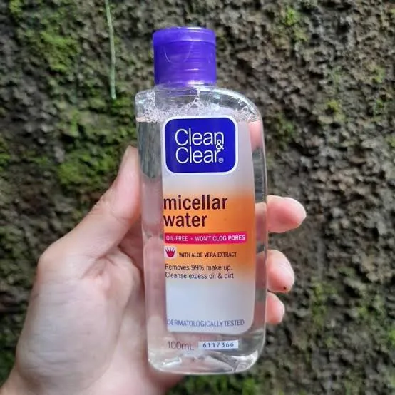 Clean%20and%20clear%20micellar%20water%20cleanser%20in%20100%20ml%20-%20Image%202