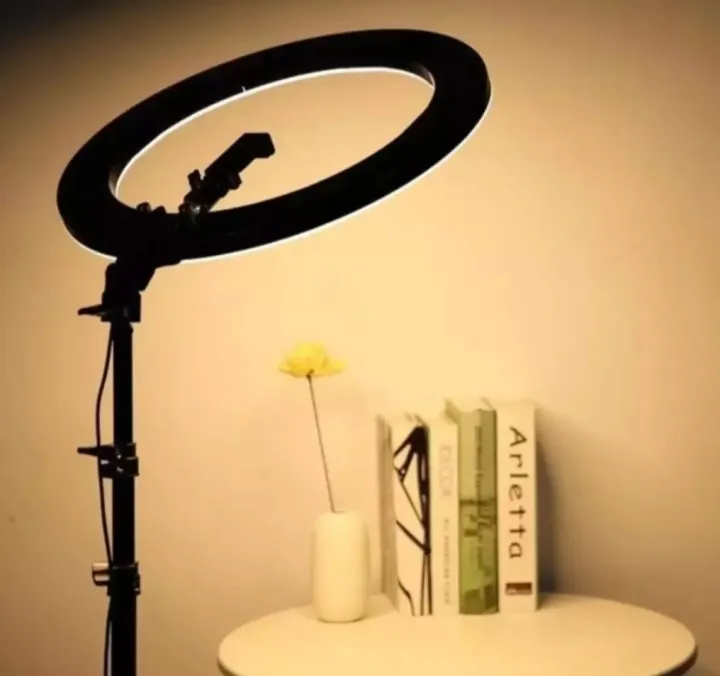 10%20-inches%20LED%20Ring%20Phil%20Dimmable%20Ring%20light%20With%207%20Feet%20Stand%20and%20Featuring%20Powerful%20LED%20Technology%20for%20Stunning%20Lighting%20Effects%20-%20Image%203
