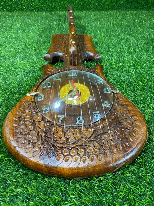 Wooden%20wall%20clock%20in%20guitar%20shape%20beautiful%20decoration%20piece%20-%20Image%205